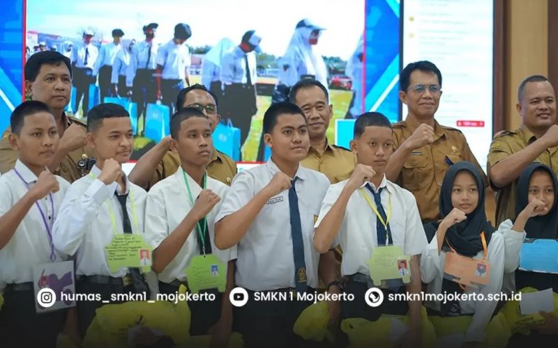 SMKN 1 MOJOKERTO WUJUDKAN MPLS RAMAH BAGI SISWA BARU